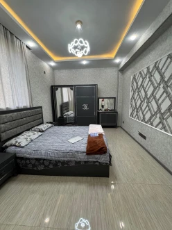 Satılır yeni tikili 2 otaqlı 60 m², İnşaatçılar m.-4