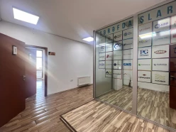 İcarə ofis 6 otaqlı 200 m², 28 May m.-2