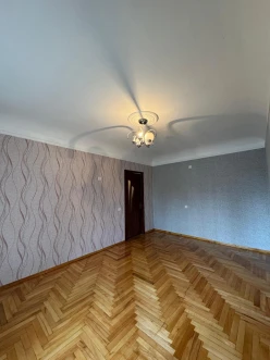 Satılır köhnə tikili 2 otaqlı 60 m², Neftçilər m.-7