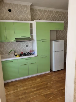 Satılır yeni tikili 2 otaqlı 40 m², İnşaatçılar m.-10