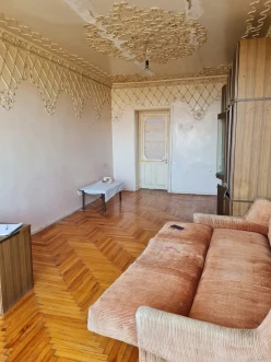 Satılır köhnə tikili 2 otaqlı 60 m²,  Bakıxanov-2