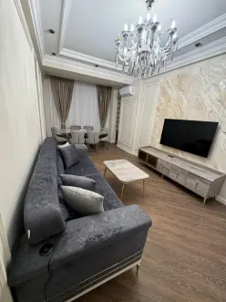 İcarə yeni tikili 2 otaqlı 67 m²,  8 Noyabr m.-4