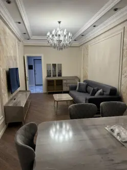 İcarə yeni tikili 2 otaqlı 67 m²,  8 Noyabr m.-3