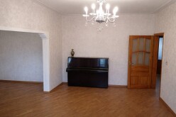 İcarə köhnə tikili 5 otaqlı 125 m²,  İnşaatçılar m.-8