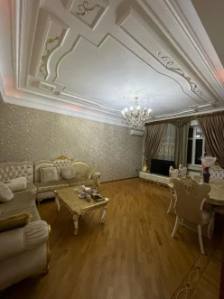 Satılır yeni tikili 3 otaqlı 115 m², 8-ci mikrorayon-15 Satılır yeni tikili 3 otaqlı 115 m², 8-ci mikrorayon-15