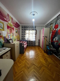 Satılır köhnə tikili 5 otaqlı 130 m²,  İnşaatçılar m.-11