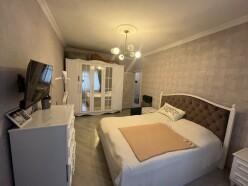 Satılır köhnə tikili 4 otaqlı 100 m²,  İnşaatçılar m.-4