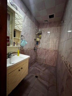 Satılır köhnə tikili 5 otaqlı 130 m²,  İnşaatçılar m.-13