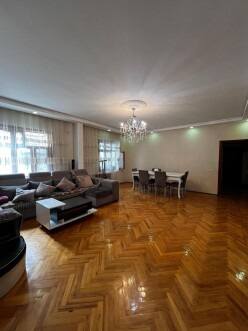 Satılır köhnə tikili 5 otaqlı 130 m²,  İnşaatçılar m.-10