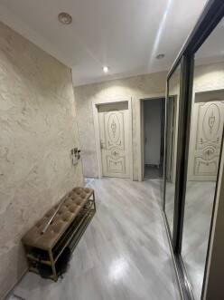 Satılır köhnə tikili 4 otaqlı 100 m²,  İnşaatçılar m.