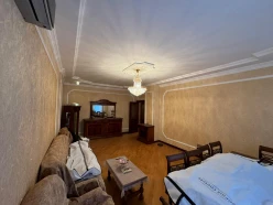 Satılır yeni tikili 3 otaqlı 135 m², Şah İsmayıl Xətai m.-2