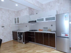 İcarə yeni tikili 2 otaqlı 100 m², Şah İsmayıl Xətai m.-8