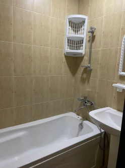 İcarə yeni tikili 3 otaqlı 75 m², İnşaatçılar m.-10