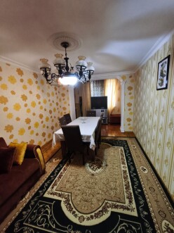 İcarə köhnə tikili 2 otaqlı 70 m²,  28 May m.