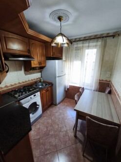 İcarə köhnə tikili 2 otaqlı 70 m²,  28 May m.-3