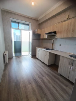 Satılır yeni tikili 2 otaqlı 60 m²,  İnşaatçılar m.-10