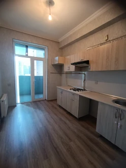 Satılır yeni tikili 2 otaqlı 60 m²,  İnşaatçılar m.-4