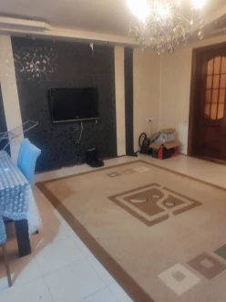 Satılır köhnə tikili 2 otaqlı 60 m²,  Memar Əcəmi m.-2