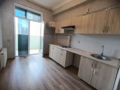 Satılır yeni tikili 2 otaqlı 60 m²,  İnşaatçılar m.-6
