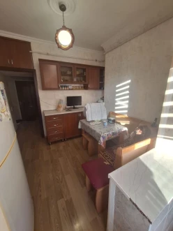 Satılır köhnə tikili 2 otaqlı 65 m², Azadlıq prospekti m.-9