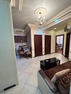 Satılır yeni tikili 2 otaqlı 77 m², İnşaatçılar m.-8