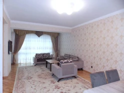 İcarə yeni tikili 2 otaqlı 100 m², Xətai r.-3