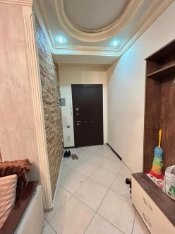 Satılır yeni tikili 2 otaqlı 77 m², İnşaatçılar m.-10