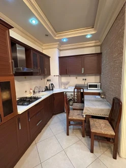 Satılır yeni tikili 2 otaqlı 77 m², İnşaatçılar m.-12