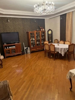 Satılır yeni tikili 6 otaqlı 200 m², Elmlər Akademiyası m.-3