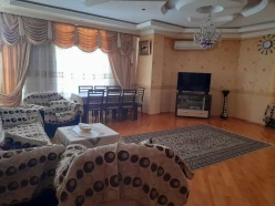 Satılır yeni tikili 3 otaqlı 155 m², İnşaatçılar m.-14