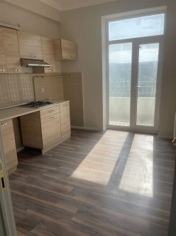 Satılır yeni tikili 3 otaqlı 75 m², İnşaatçılar m.-12