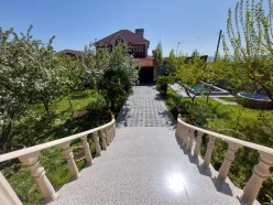 İcarə ev/villa 4 otaqlı 250 m²,  Şəki-2