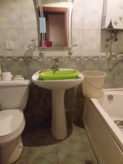 Satılır köhnə tikili 3 otaqlı 75 m², Yasamal r.-10 Satılır köhnə tikili 3 otaqlı 75 m², Yasamal r.-10