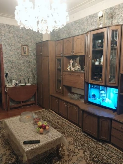 Satılır köhnə tikili 2 otaqlı 55 m², Memar Əcəmi m.-2