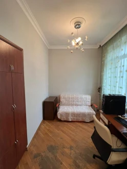 Satılır köhnə tikili 6 otaqlı 200 m², Badamdar q.-5