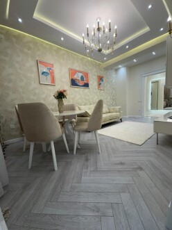 Satılır yeni tikili 3 otaqlı 125 m²,  28 May m.-5