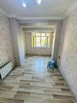 Satılır köhnə tikili 3 otaqlı 45 m²,  Nəriman Nərimanov m.-4
