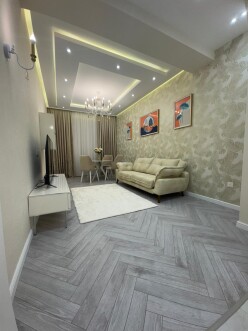 Satılır yeni tikili 3 otaqlı 125 m²,  28 May m.-3