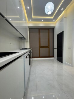 Satılır yeni tikili 3 otaqlı 125 m²,  28 May m.-6
