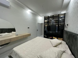 Satılır yeni tikili 2 otaqlı 72 m²,  İnşaatçılar m.