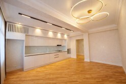 Satılır yeni tikili 3 otaqlı 95 m²,  Bakıxanov-6