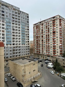 Satılır köhnə tikili 4 otaqlı 110 m²,  Xalqlar Dostluğu m.-13