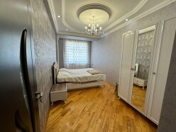 İcarə yeni tikili 3 otaqlı 166 m²,  İnşaatçılar m.-7