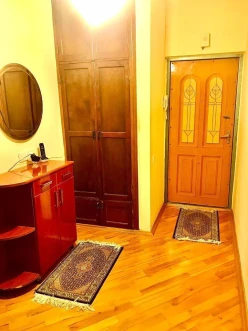 Satılır köhnə tikili 3 otaqlı 80 m², İnşaatçılar m.-14