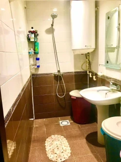 Satılır köhnə tikili 3 otaqlı 80 m², İnşaatçılar m.-9