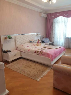 Satılır yeni tikili 4 otaqlı 220 m², 28 May m.-4