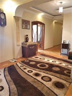 Satılır yeni tikili 4 otaqlı 220 m², 28 May m.-3