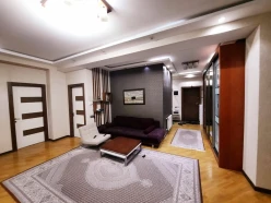 Satılır yeni tikili 4 otaqlı 180 m², Qara Qarayev m.-16