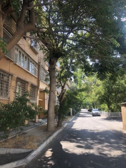 Satılır köhnə tikili 2 otaqlı 45 m², Azadlıq prospekti m.-9