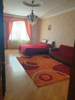 Satılır yeni tikili 4 otaqlı 220 m², 28 May m.-8